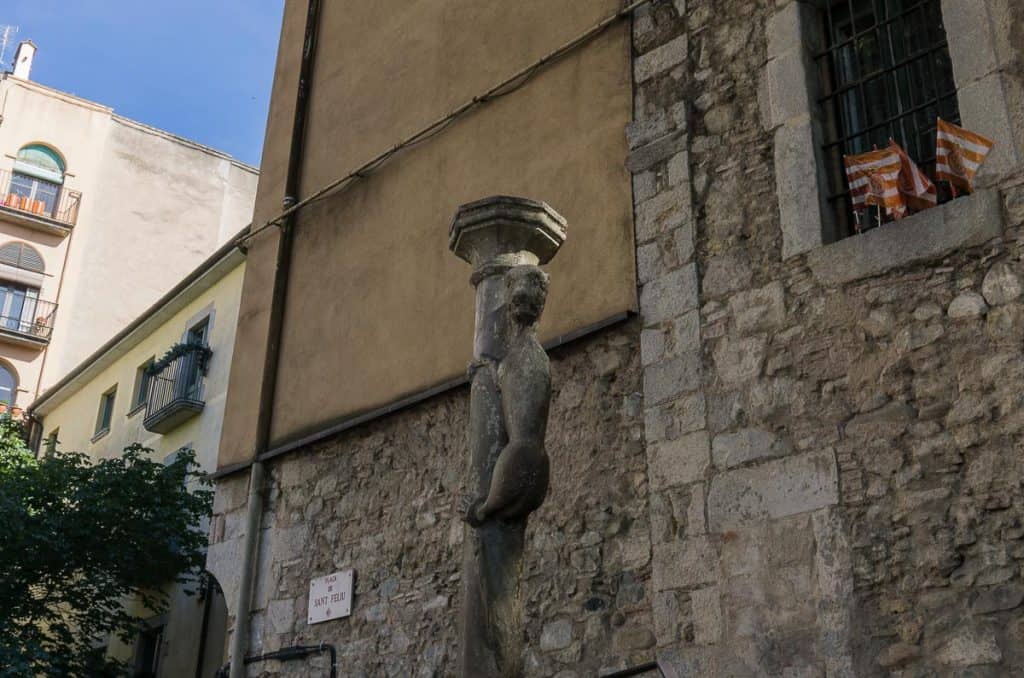 Kiss the Lion Statue: Best Things to Do in Girona