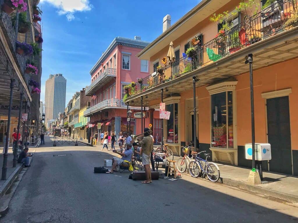 Romantic Places in the USA - Street with performers in New Orleans