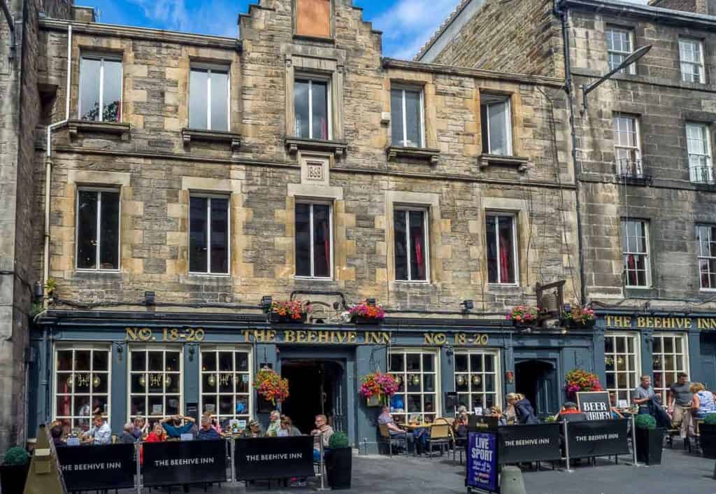 Beer Gardens in Edinburgh - Beehive Inn Grassmarket