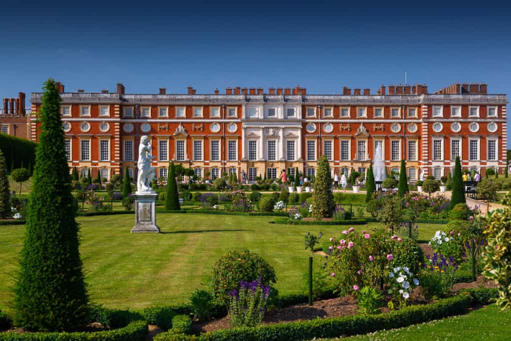 London Landmarks - Hampton Court