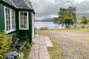 Loch Ossian Hostel - Corrour Station